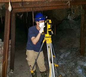 云南马关县万龙山锌锡矿坑道测量