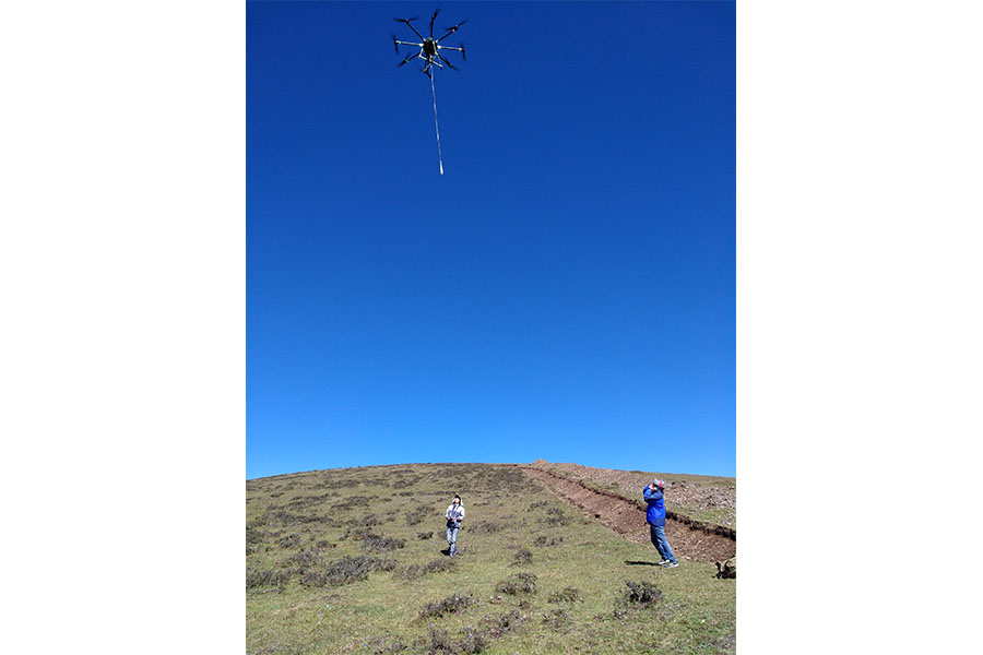 无人机航测工作照x