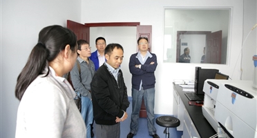 刘荣赴西冶科技园开展“大学习、大讨论、大调研”活动