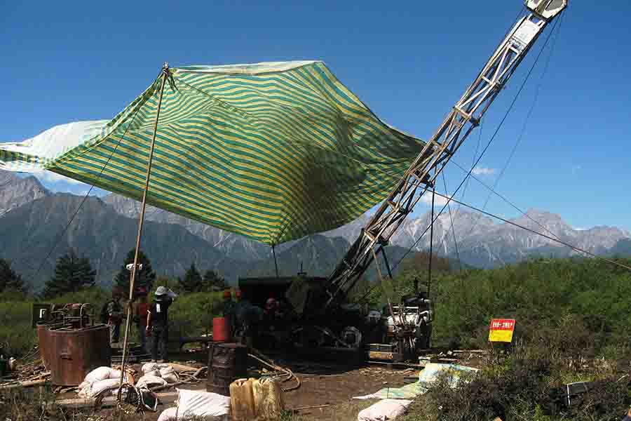 云南蒙自岩角-文山老乌地区优质锰矿评价1a