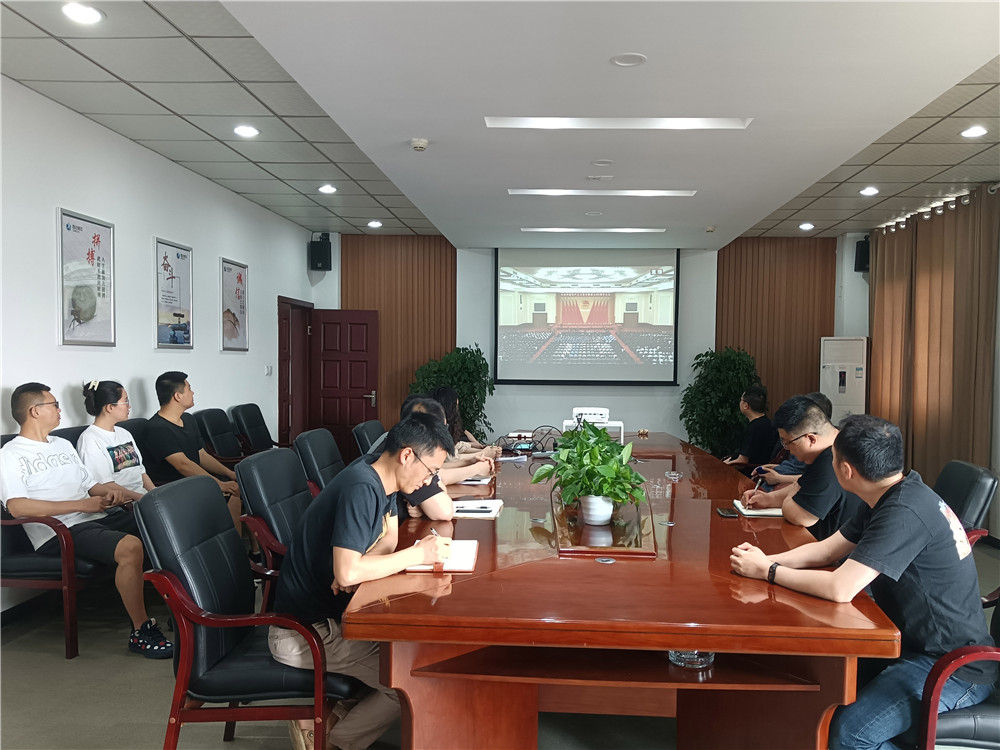 检测收看现场照片——鄢琦 检测收看现场照片——鄢琦