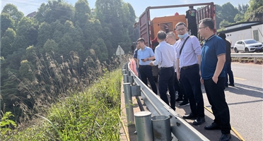 行业专家莅临我院宜宾市地震地质灾害勘查评价项目开展现场指导