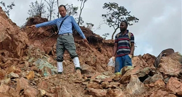 威尼斯人博彩承担的津巴布韦某铜金矿勘查项目顺利通过野外中期验收